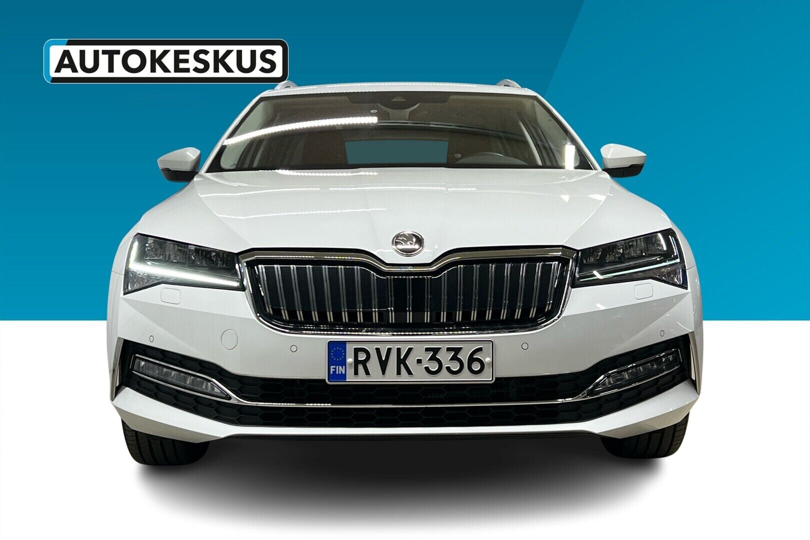 Skoda Superb iso kuva 3
