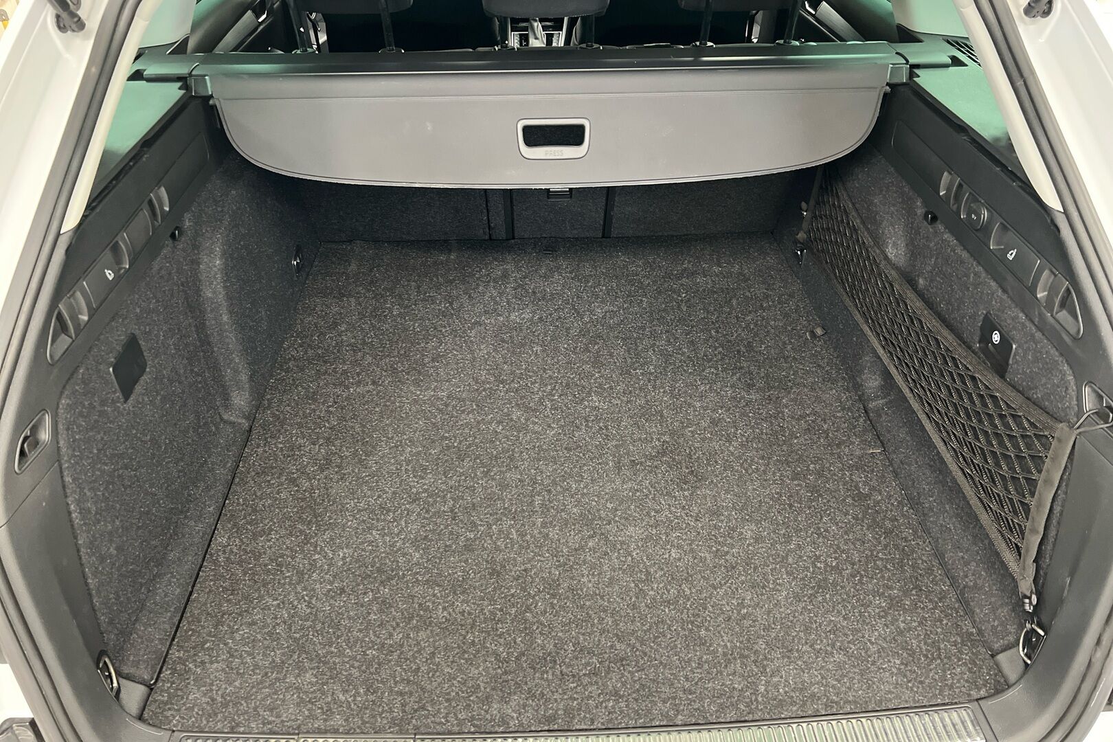Skoda Superb iso kuva 9