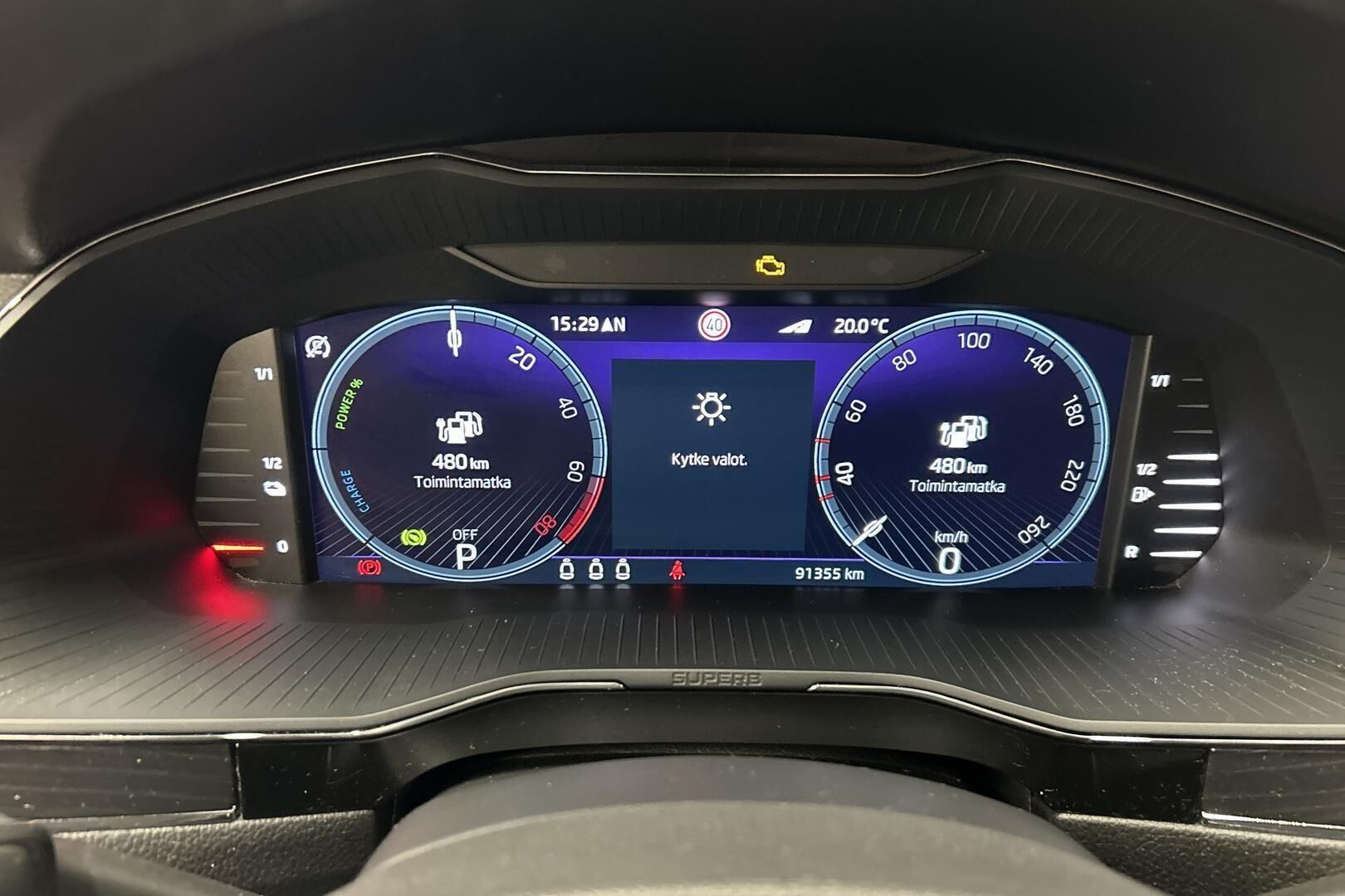 Skoda Superb iso kuva 5