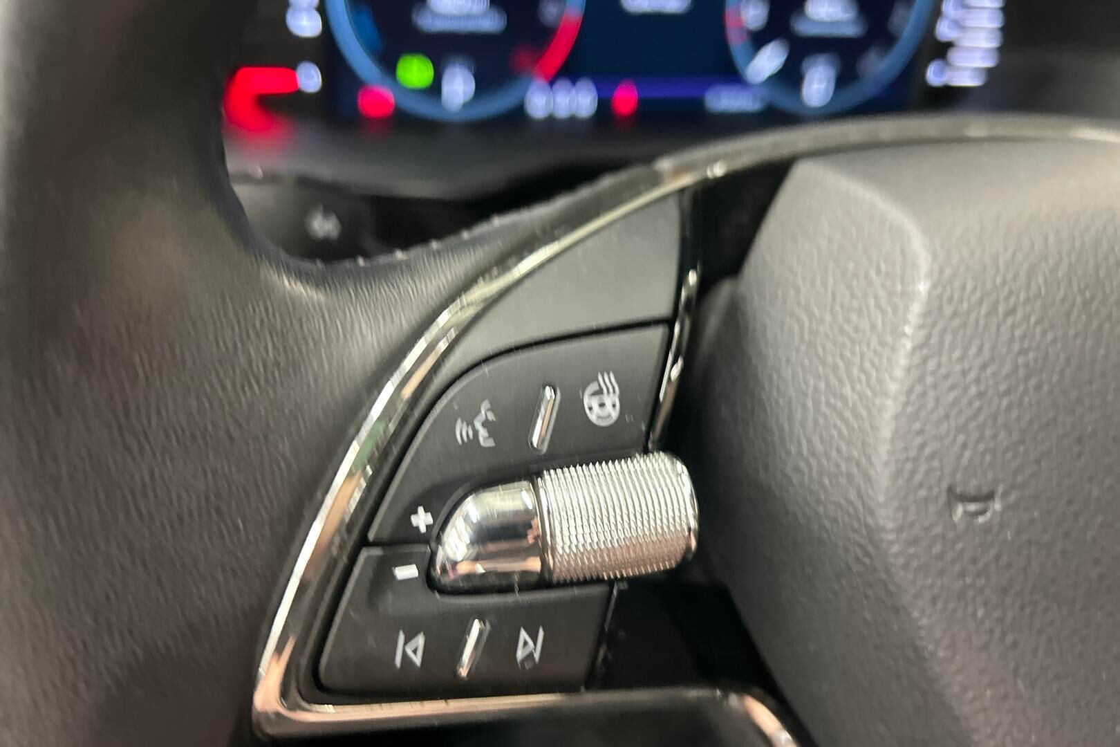 Skoda Superb iso kuva 7
