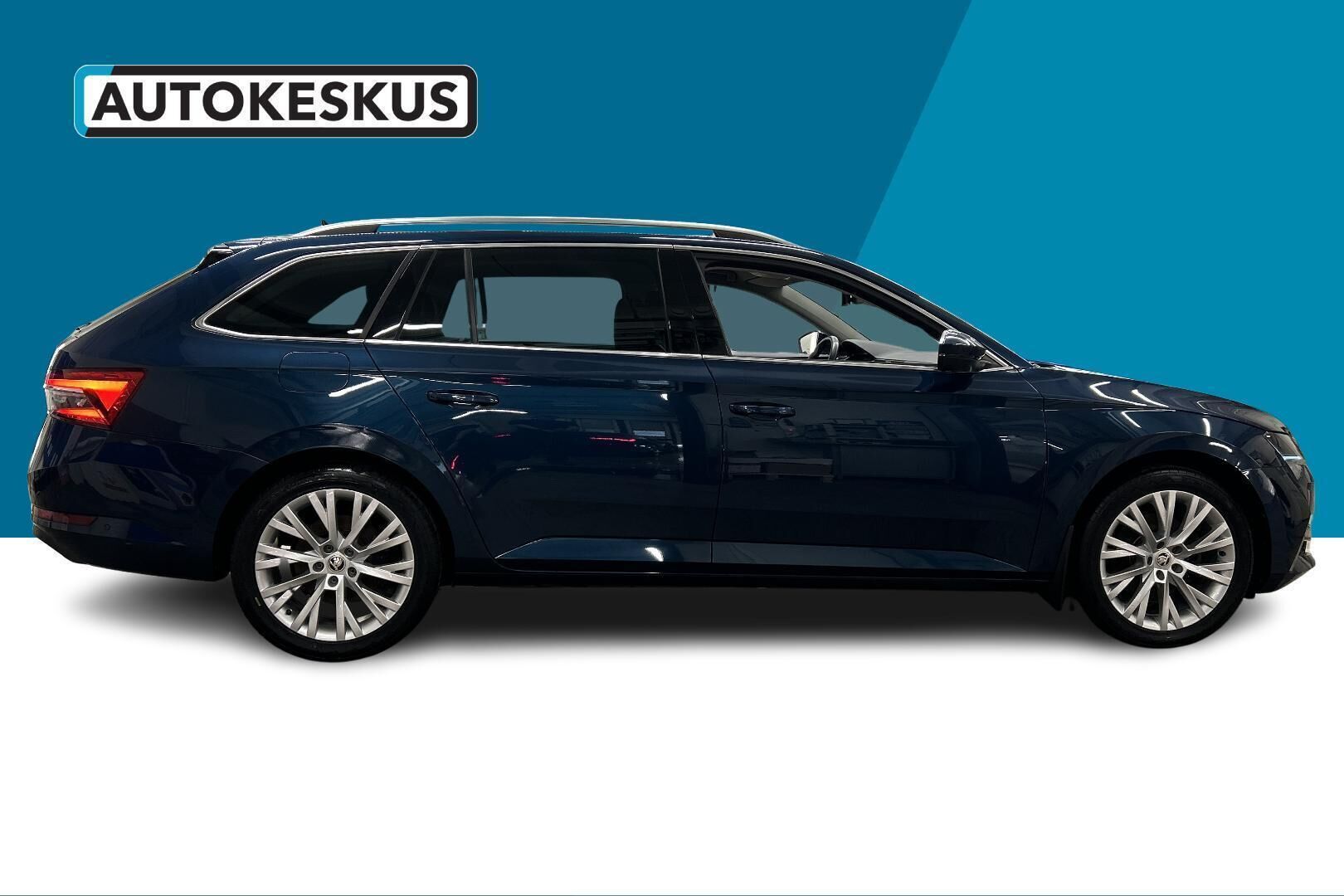 Skoda Superb iso kuva 10