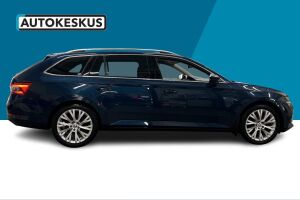 Skoda Superb esikatselu 10