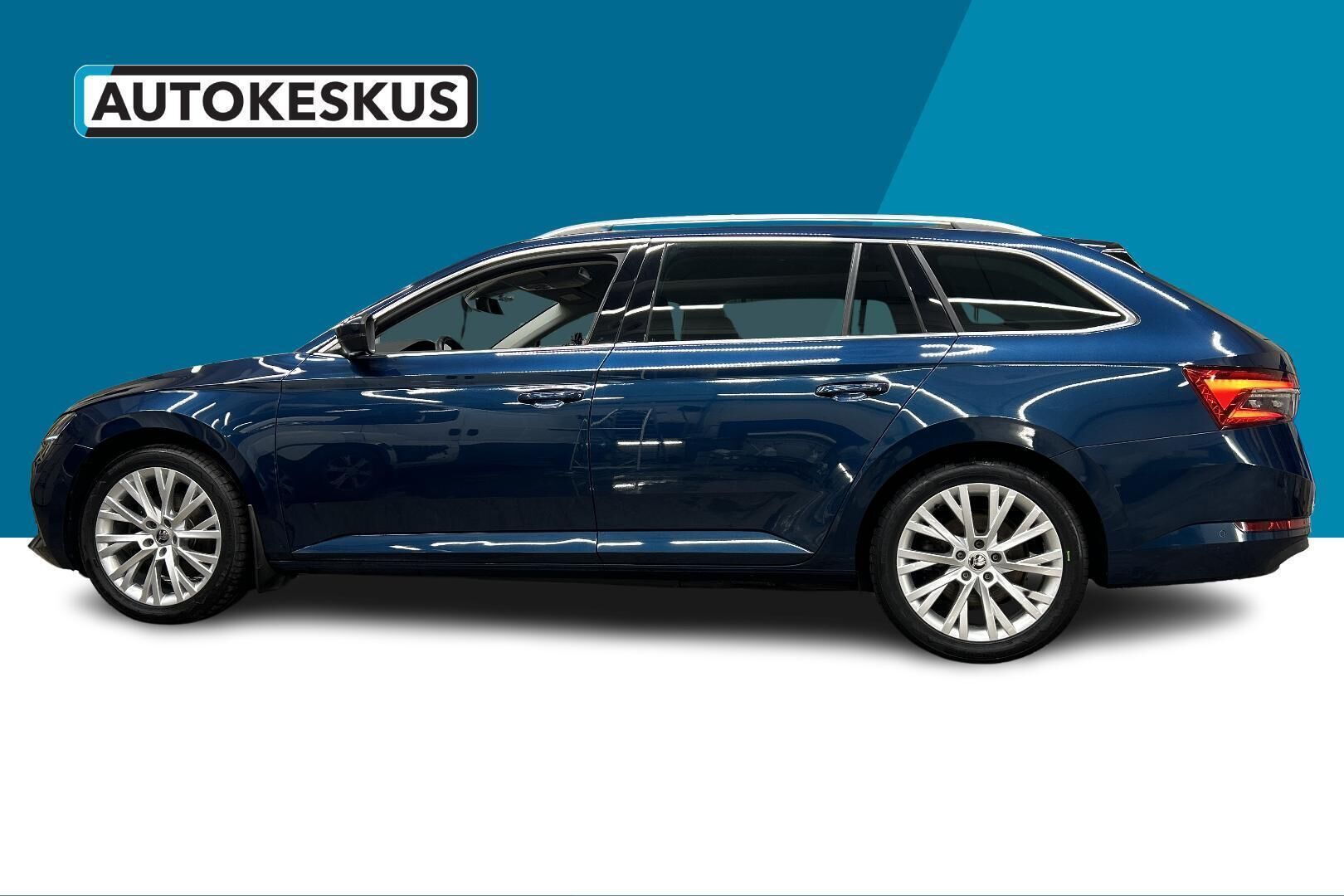 Skoda Superb iso kuva 13