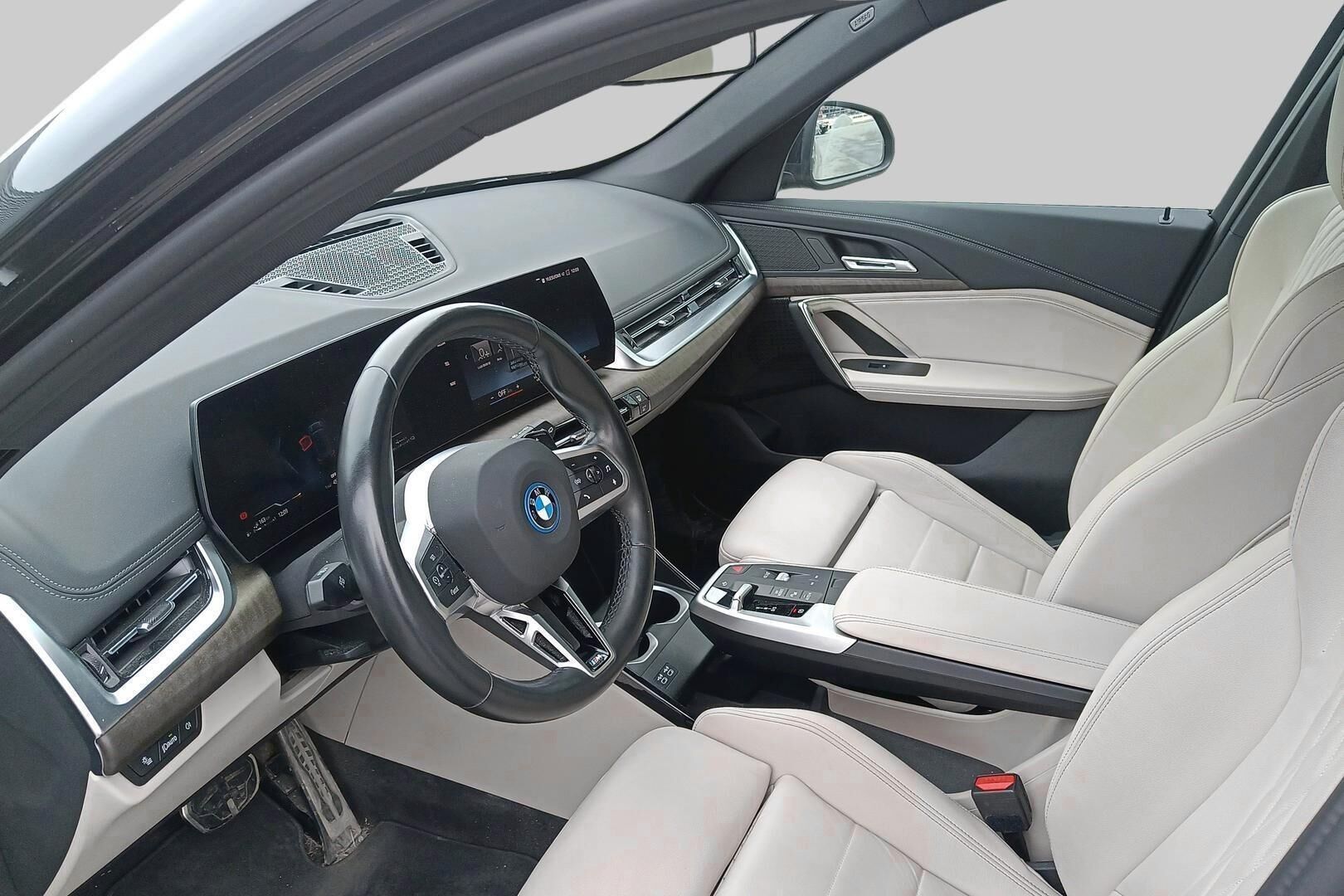 BMW X1 iso kuva 1