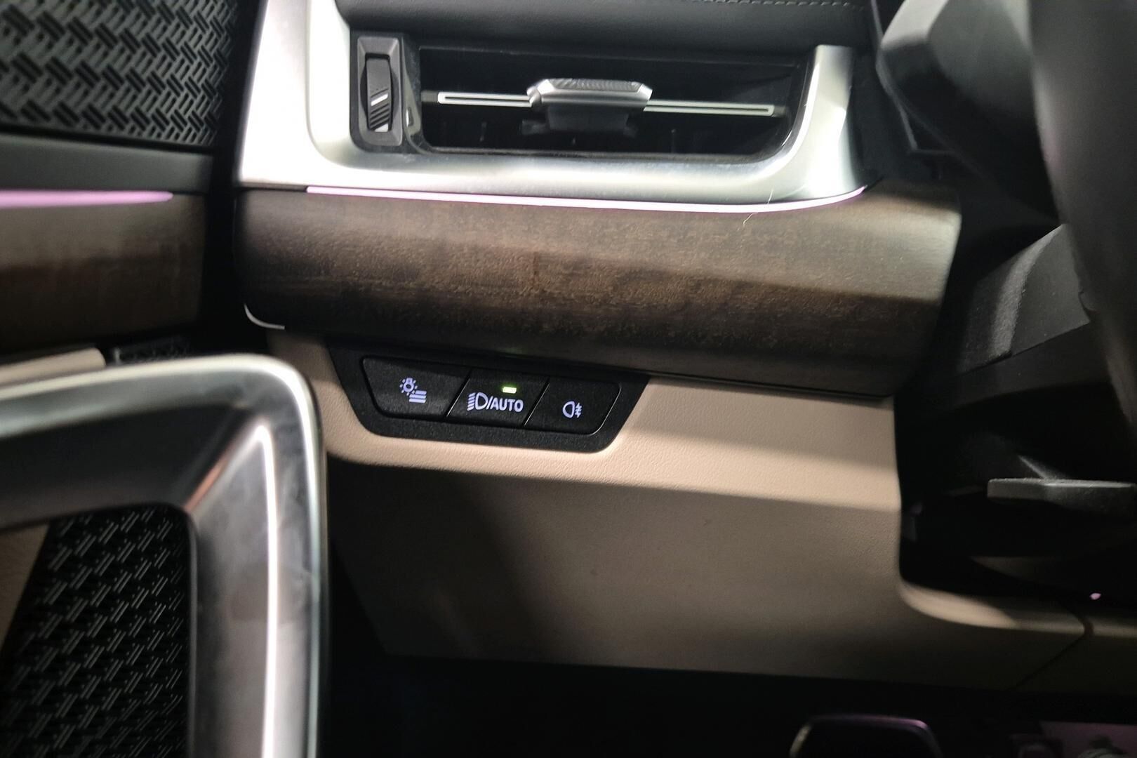 BMW X1 iso kuva 19