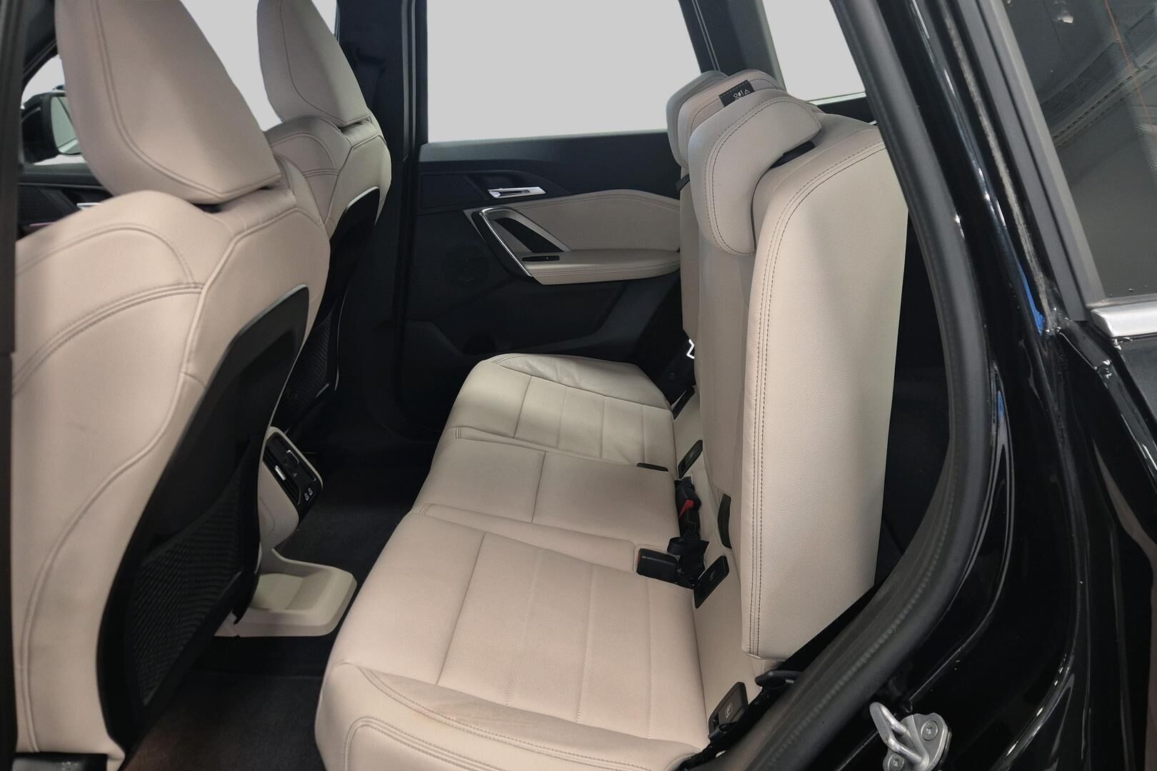 BMW X1 iso kuva 9