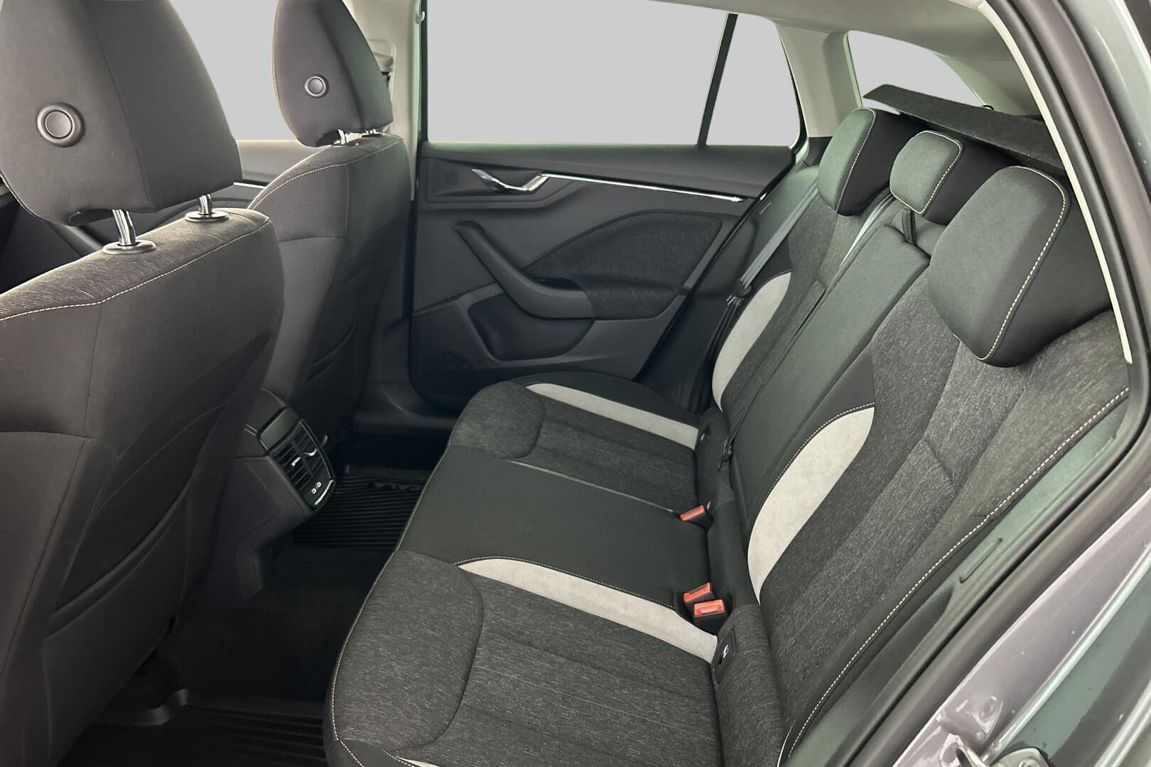 Skoda Scala iso kuva 9