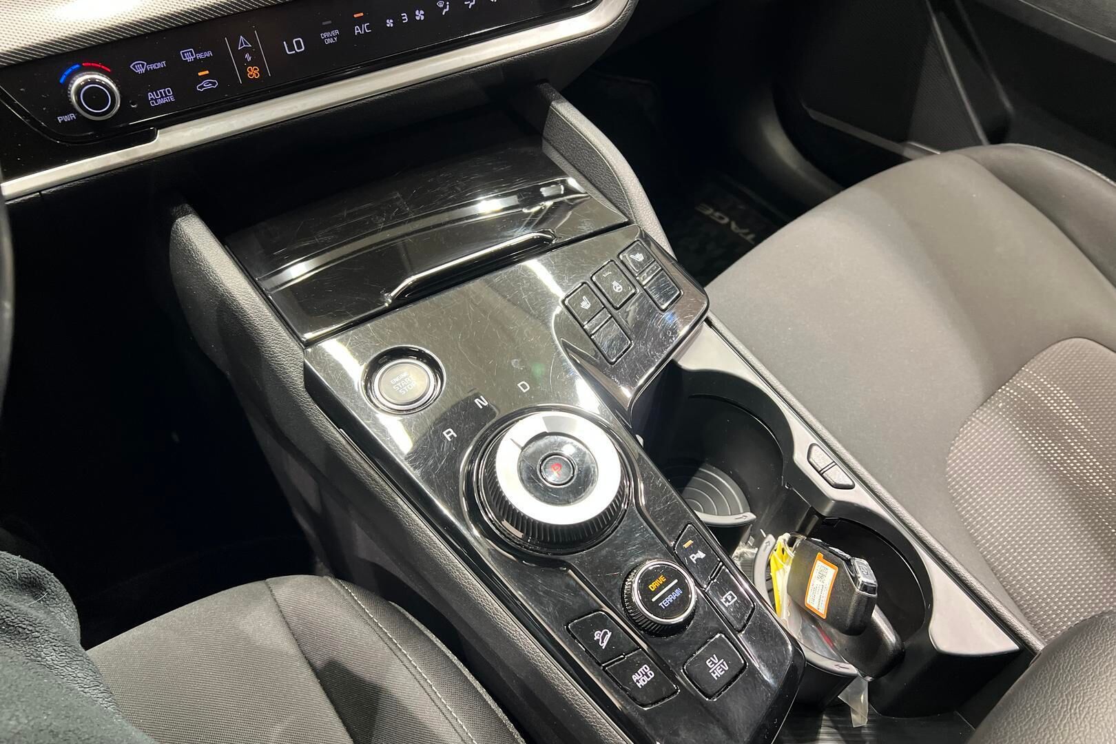 Kia Sportage iso kuva 25