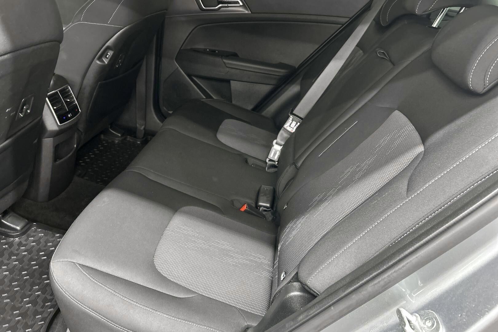 Kia Sportage iso kuva 7