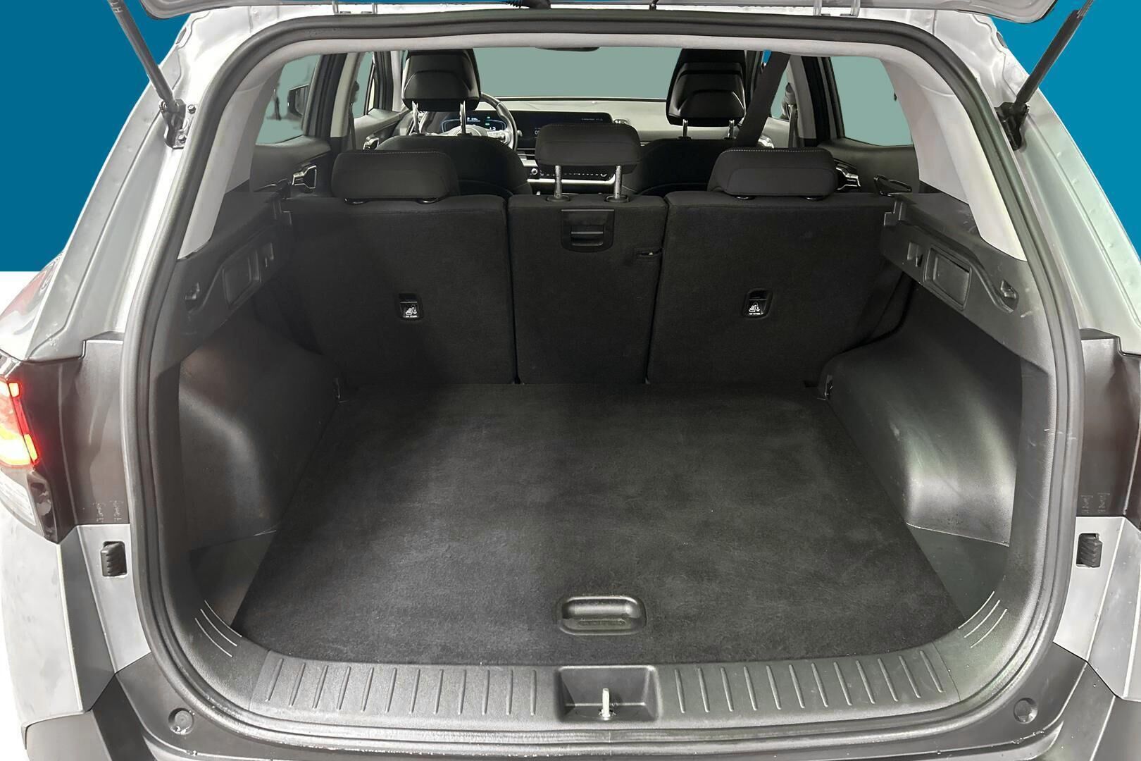 Kia Sportage iso kuva 8