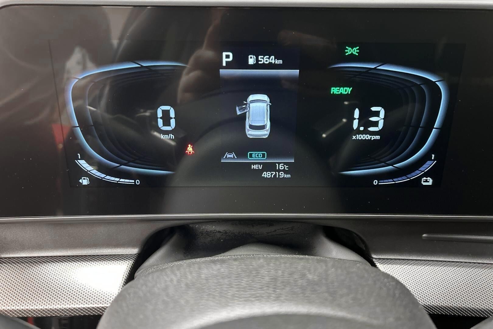 Kia Sportage iso kuva 10