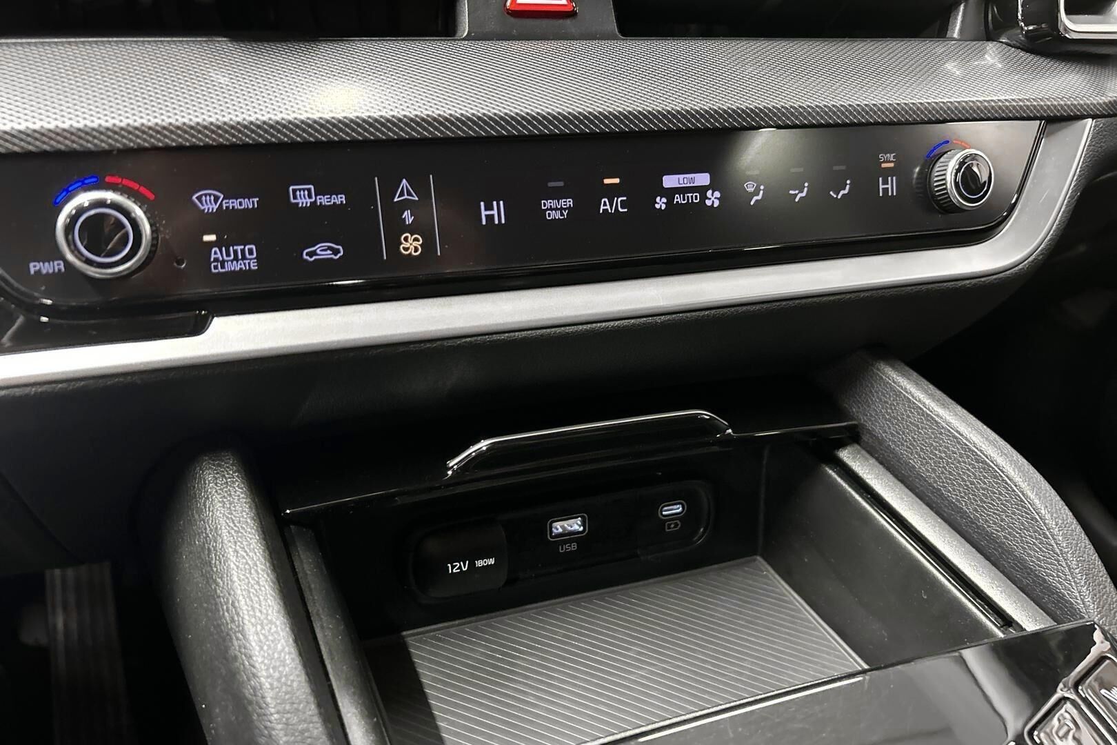 Kia Sportage iso kuva 14