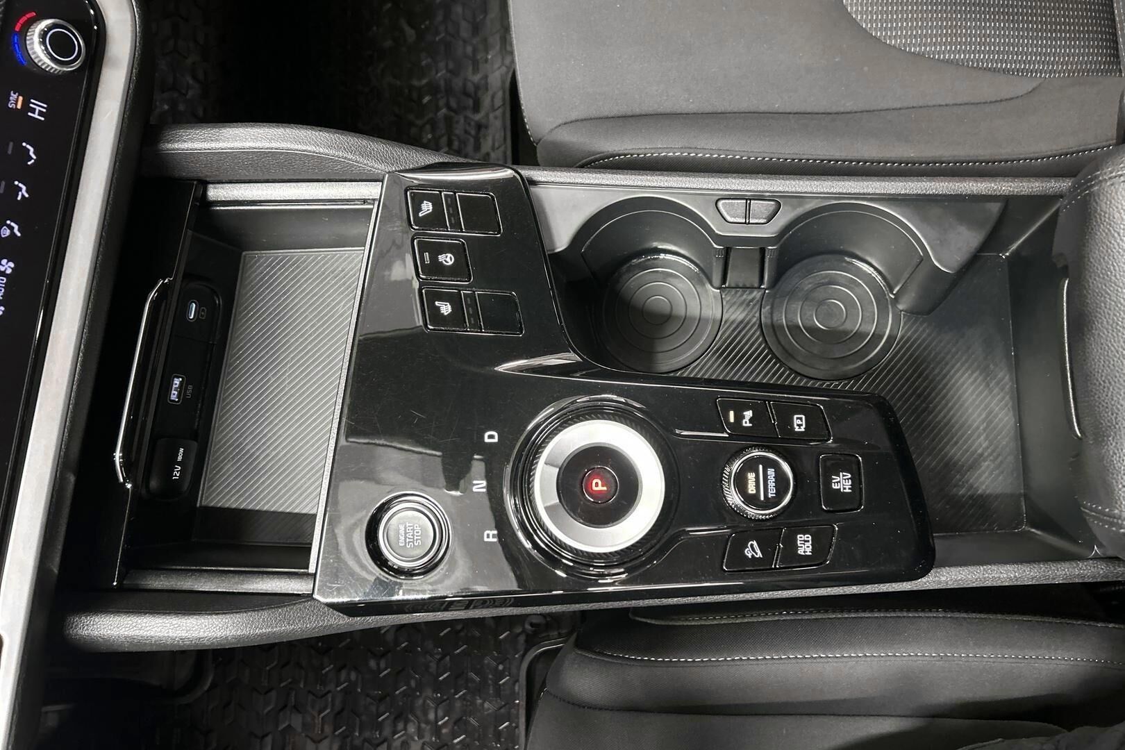 Kia Sportage iso kuva 15