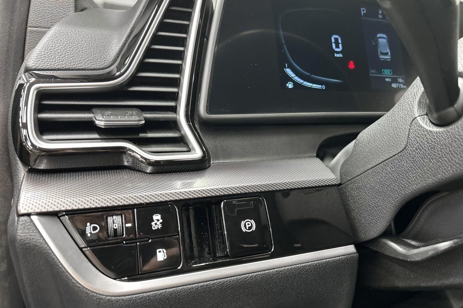 Kia Sportage iso kuva 25