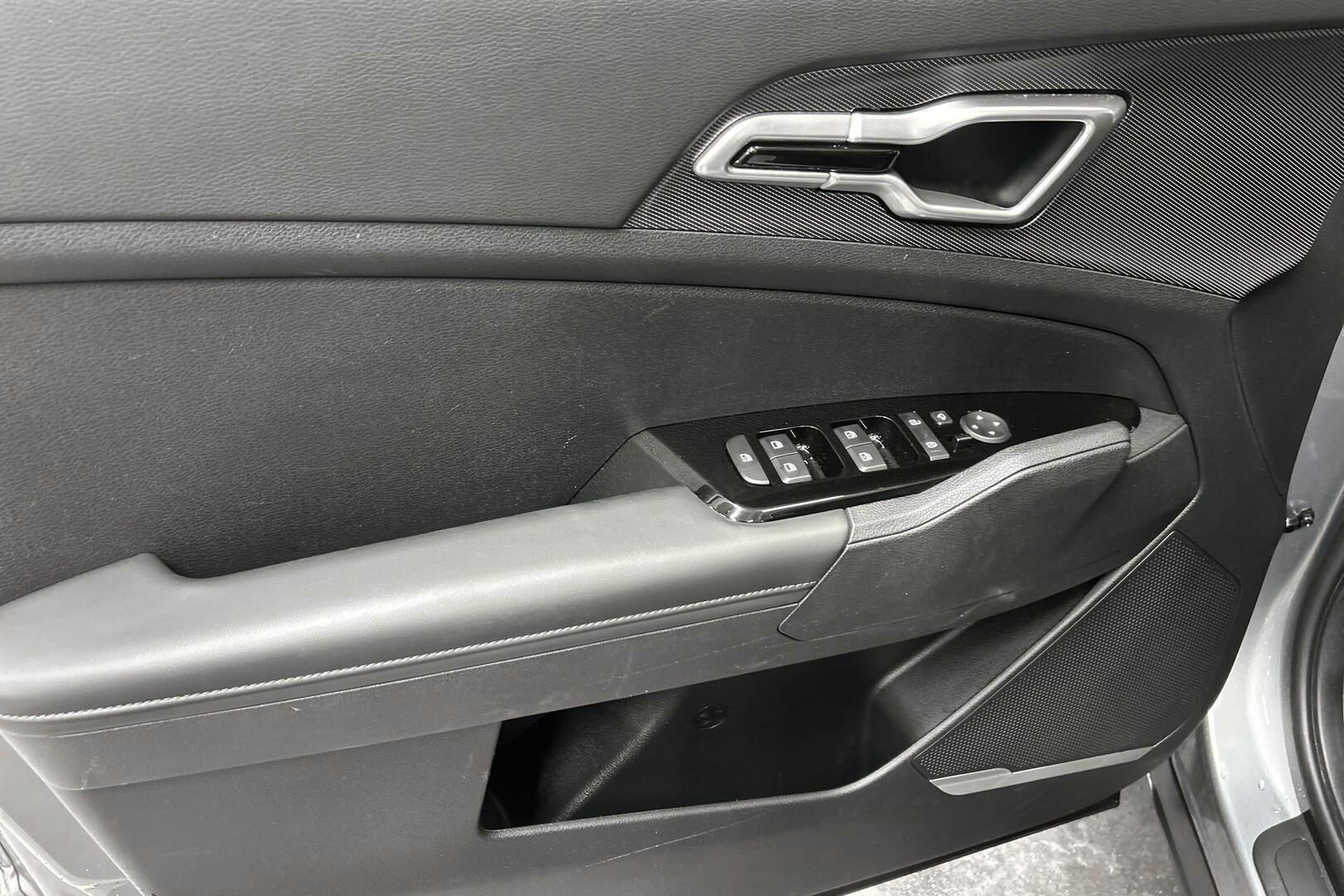 Kia Sportage iso kuva 16