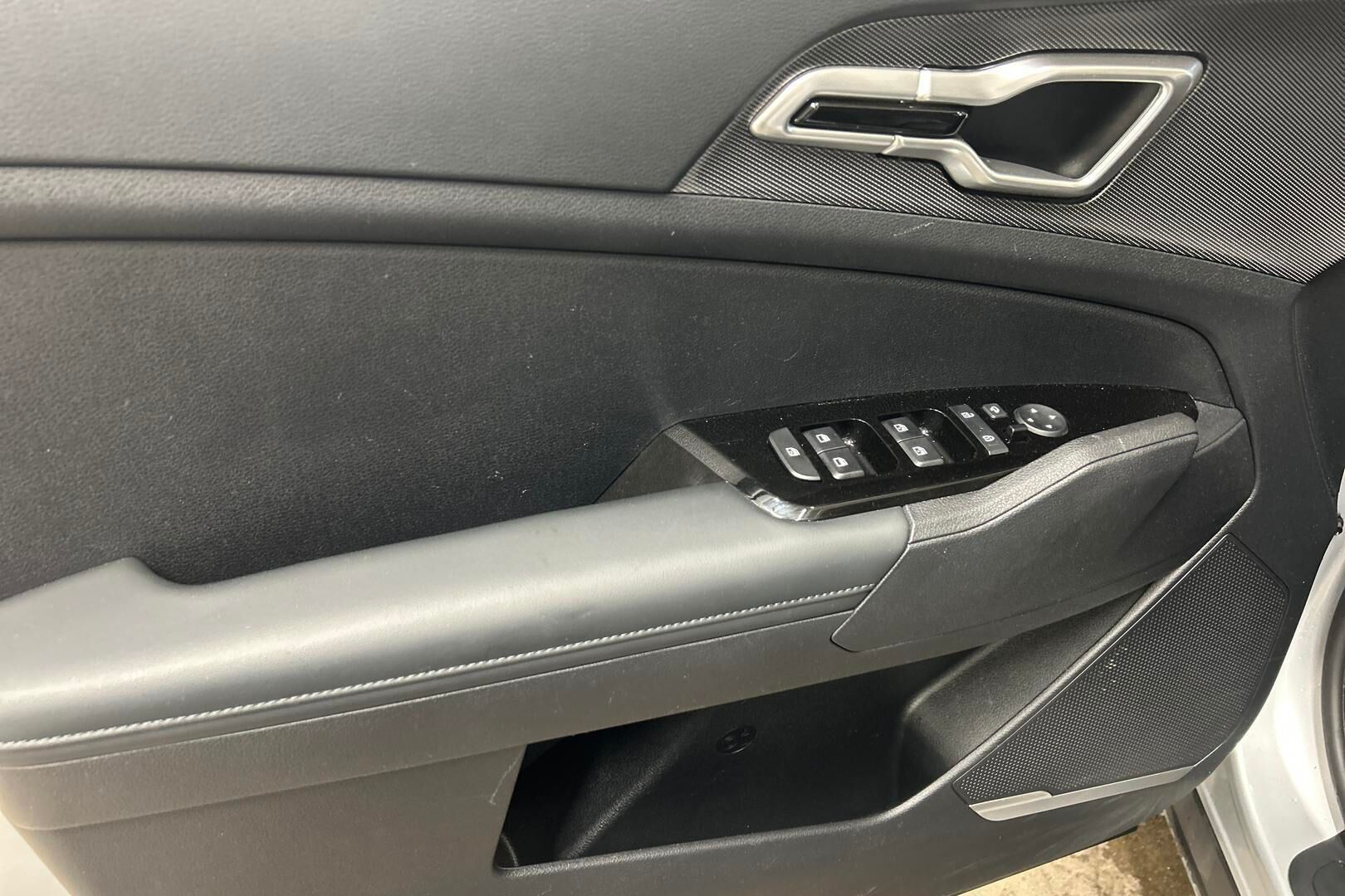 KIA Sportage iso kuva 12