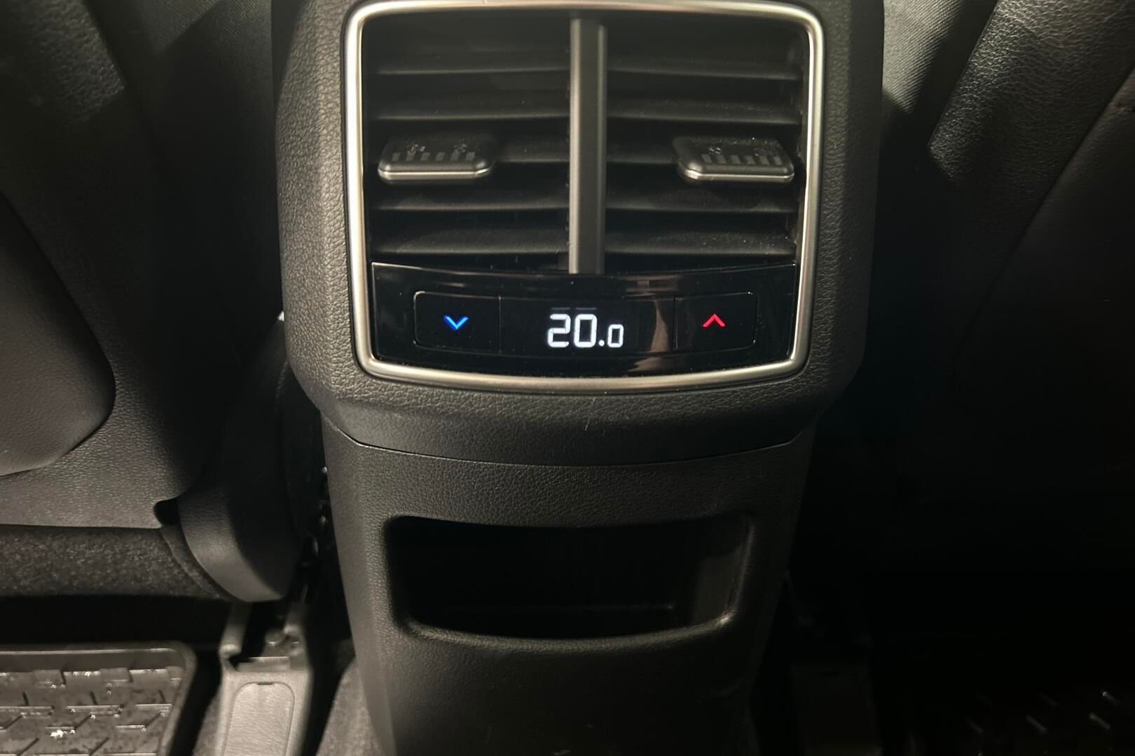 KIA Sportage iso kuva 20