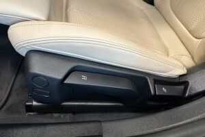 BMW i4 esikatselu 23