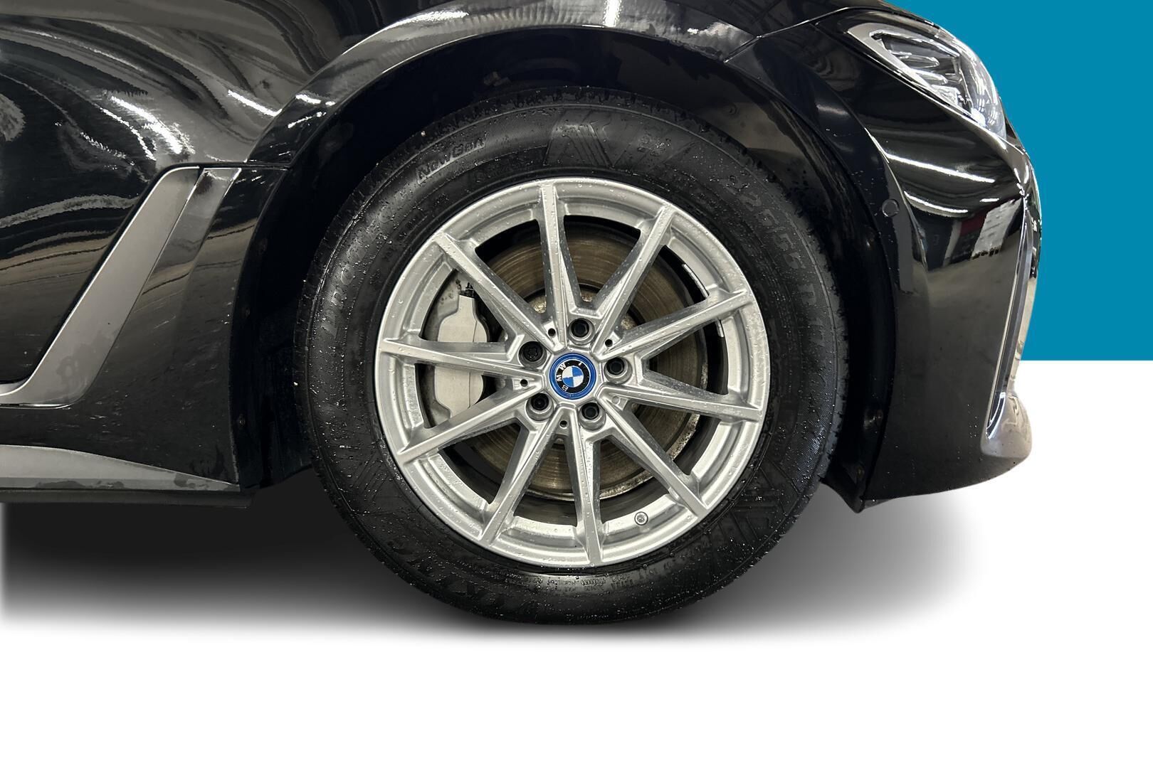 BMW i4 iso kuva 12