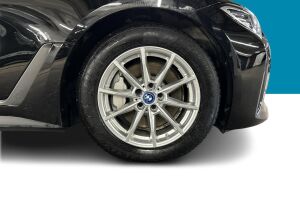 BMW i4 esikatselu 12