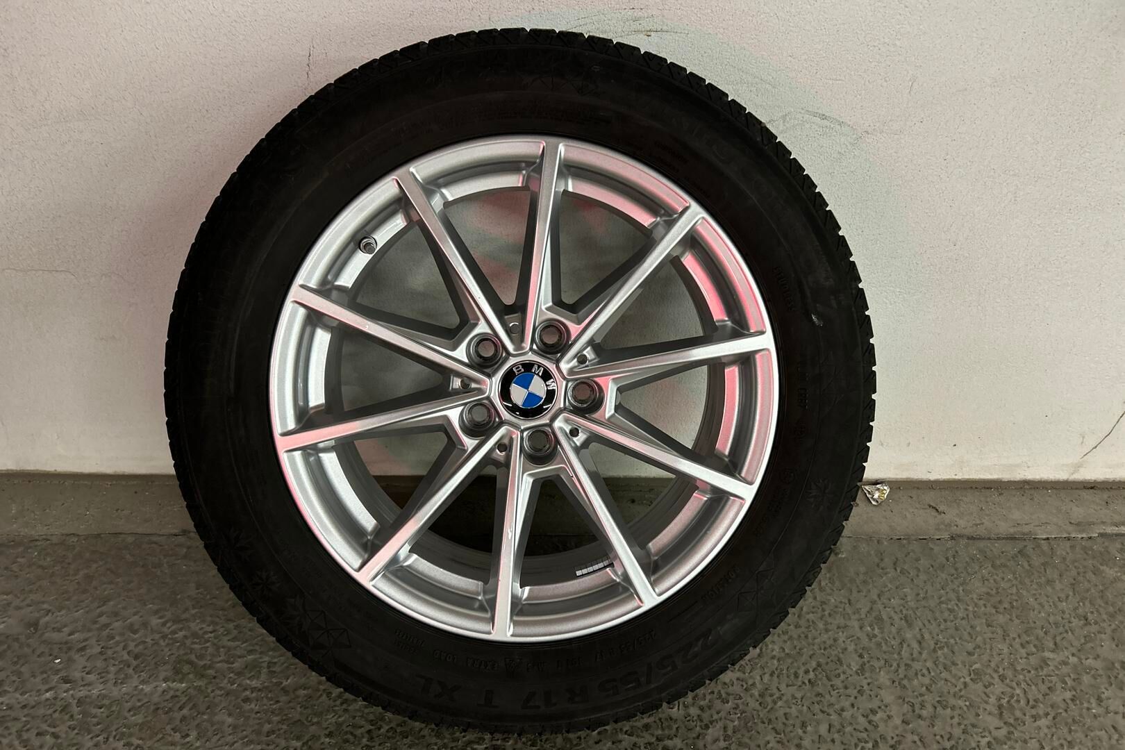 BMW i4 iso kuva 13