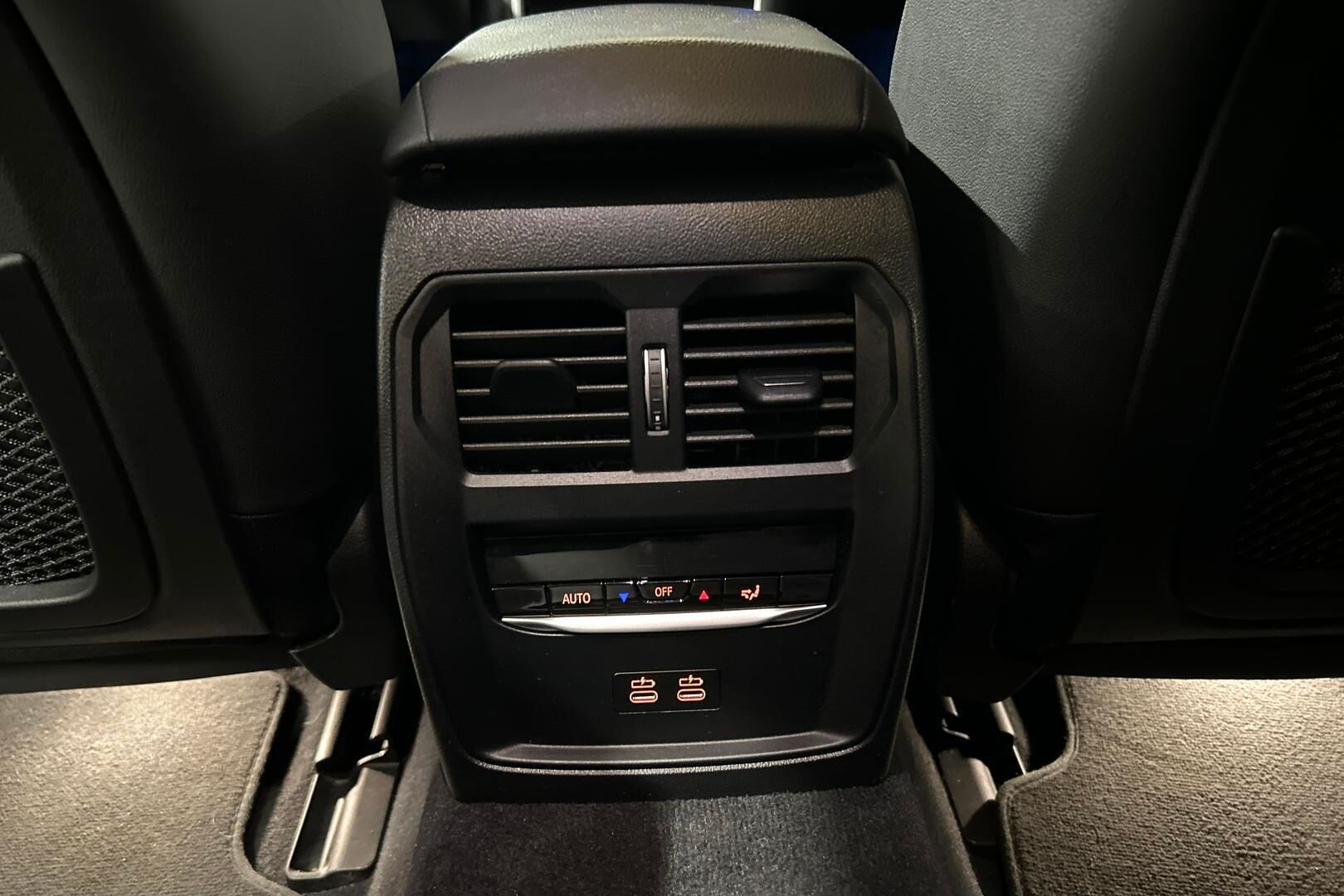 BMW i4 iso kuva 15