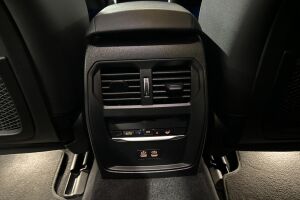 BMW i4 esikatselu 15