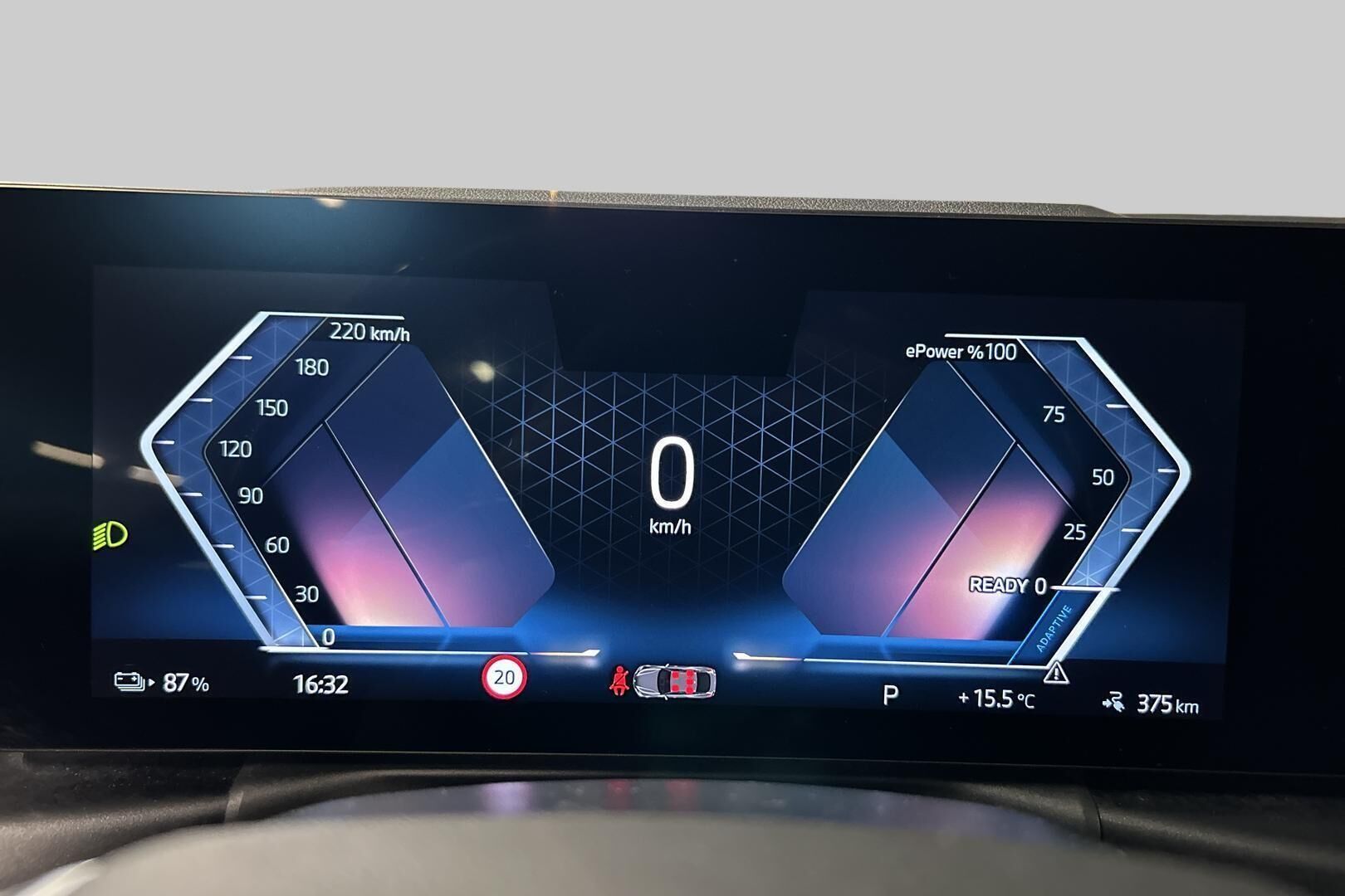 BMW i4 iso kuva 16