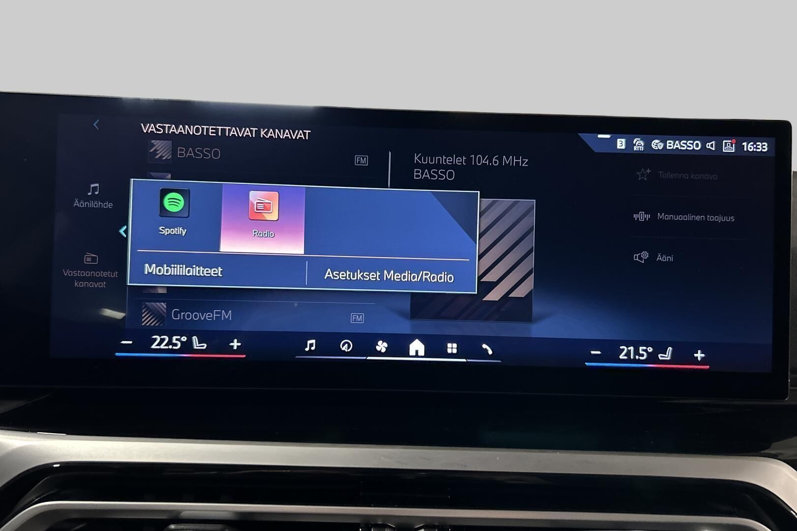 BMW i4 iso kuva 24
