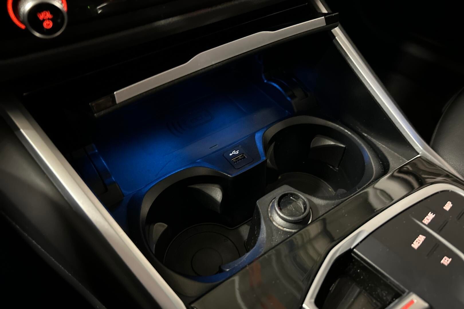 BMW i4 iso kuva 32