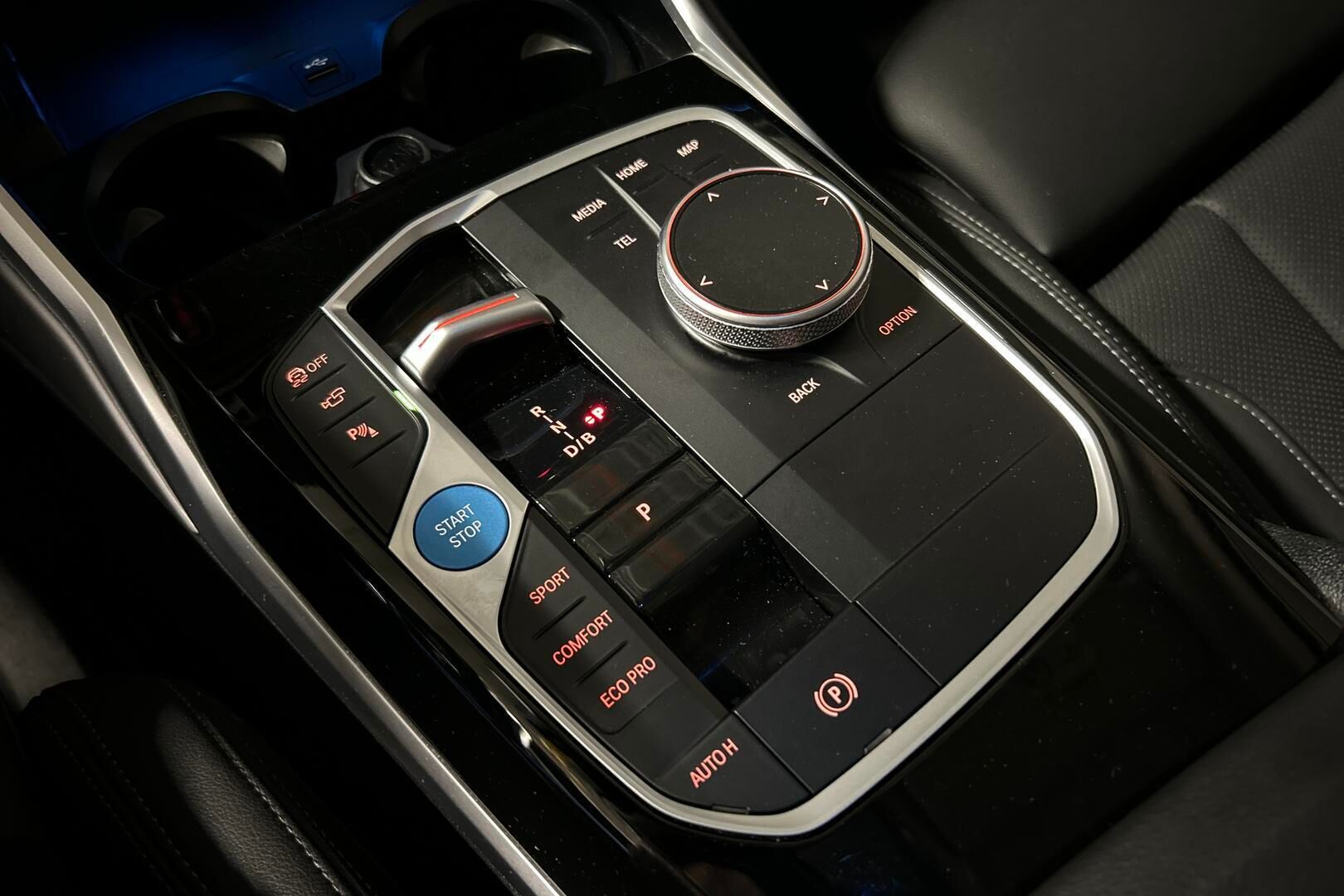BMW i4 iso kuva 33
