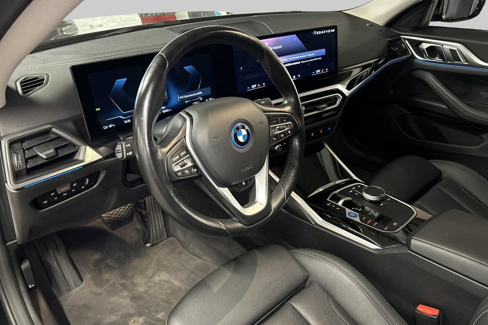 BMW i4 iso kuva 8