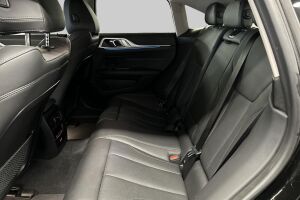 BMW i4 esikatselu 9