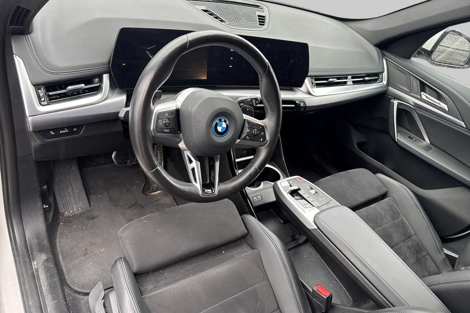 BMW X1 iso kuva 1