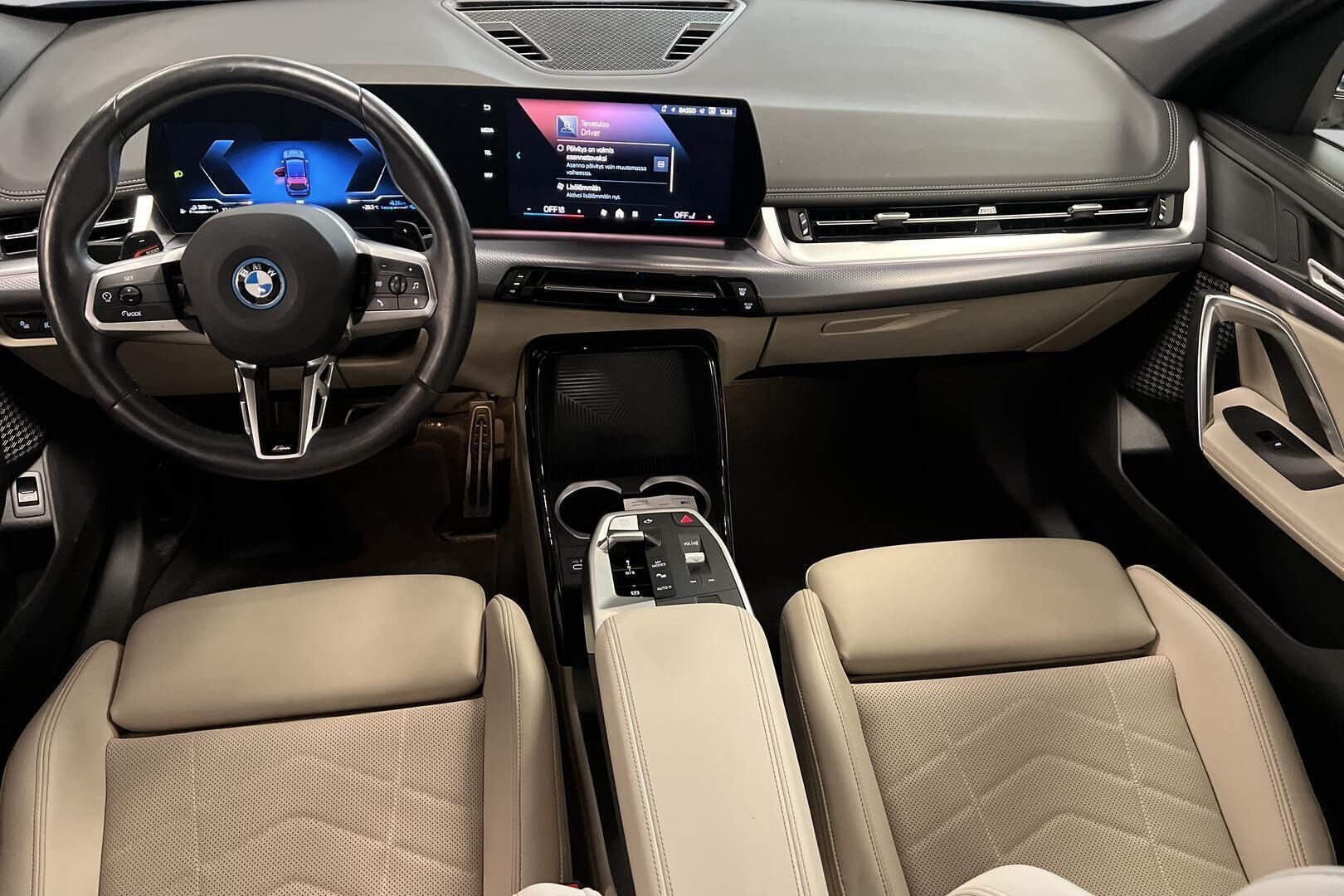 BMW X1 iso kuva 20