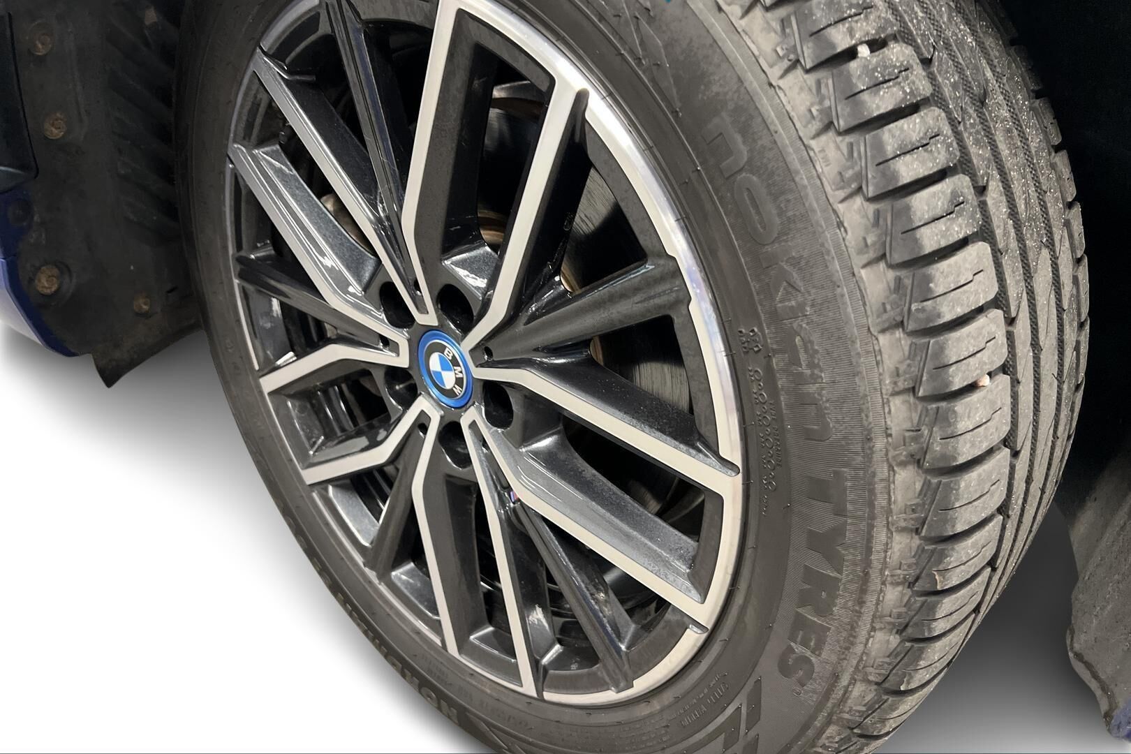 BMW X1 iso kuva 10