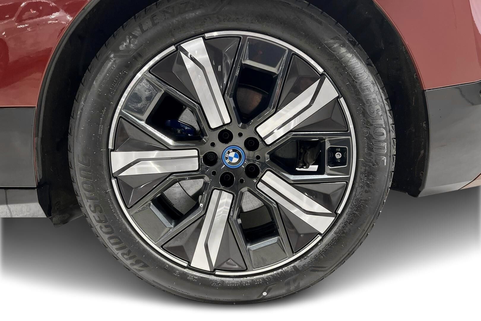 BMW IX iso kuva 12