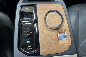 BMW IX esikatselu 16