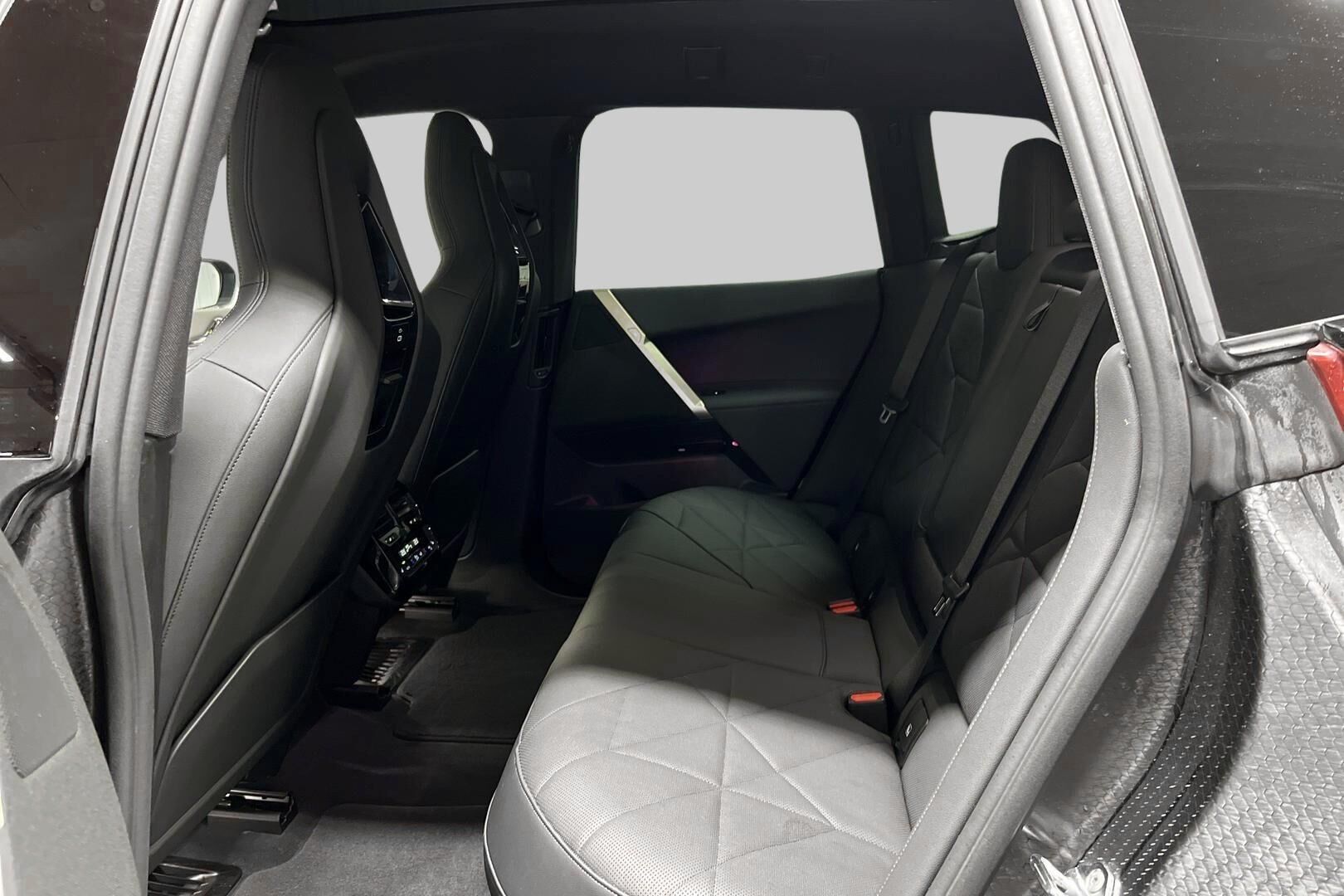BMW IX iso kuva 9