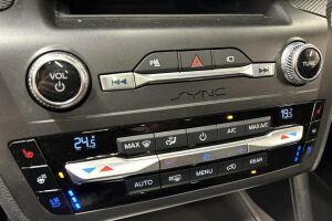 Ford Explorer esikatselu 19