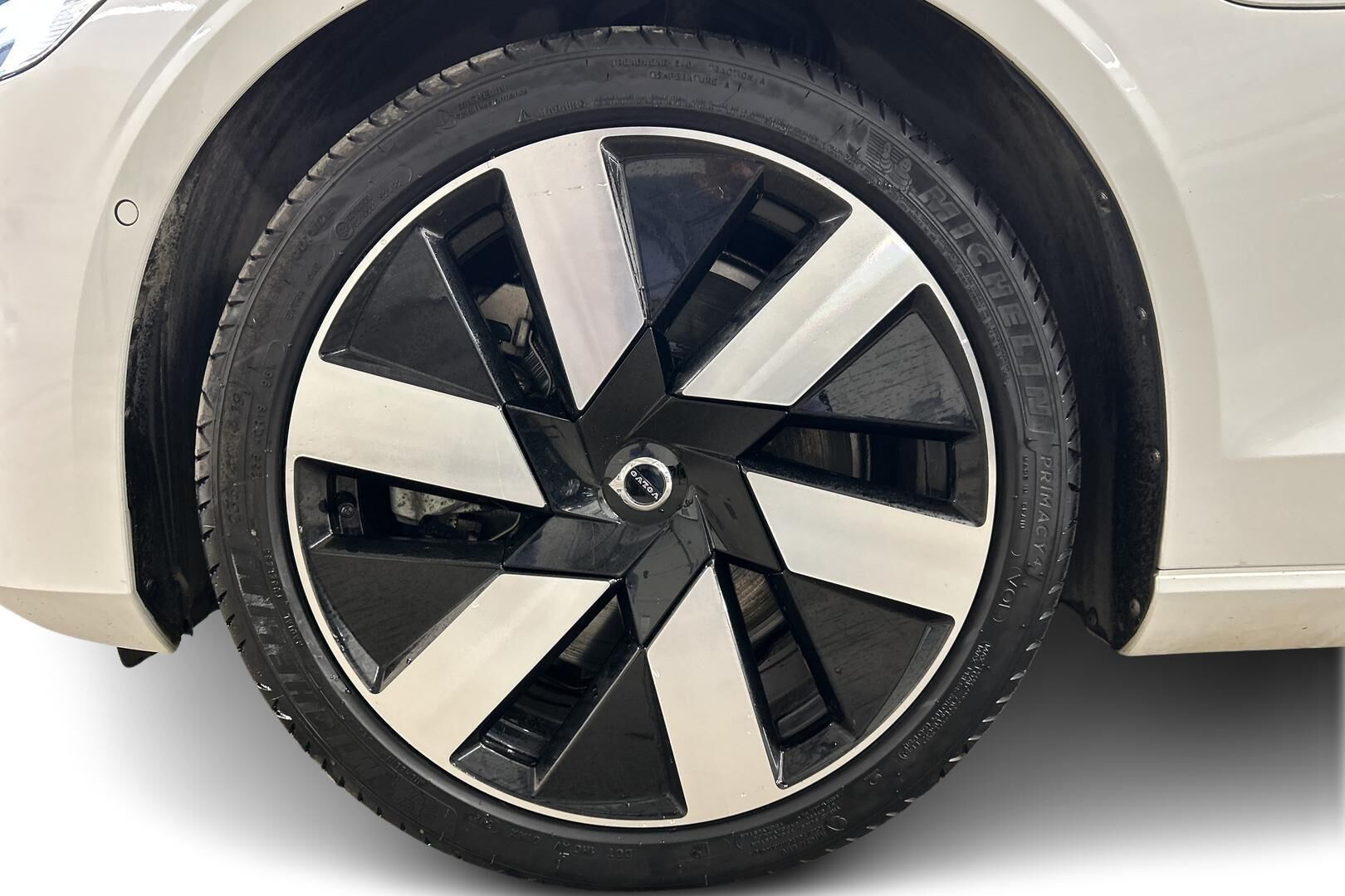 Volvo V60 iso kuva 13