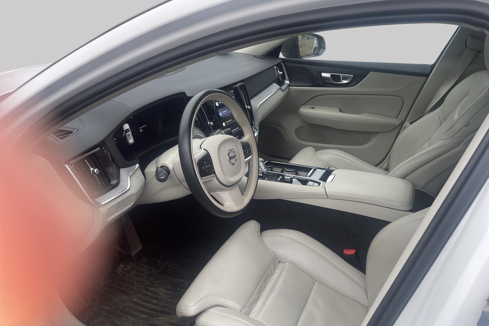 Volvo V60 iso kuva 2