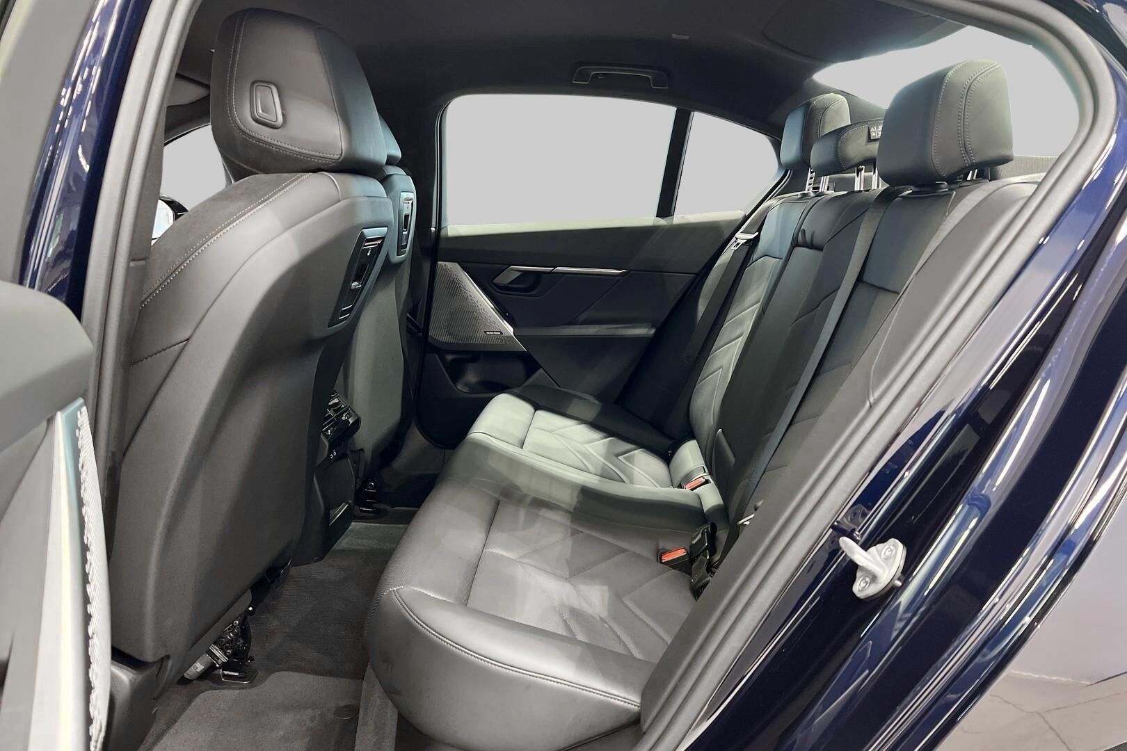 BMW 5-sarja iso kuva 9