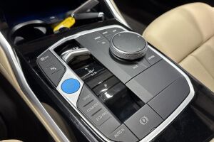 BMW i4 esikatselu 16