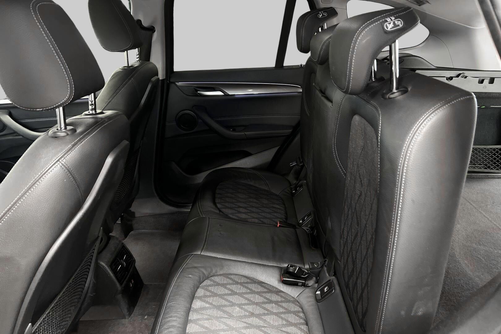 BMW X1 iso kuva 10