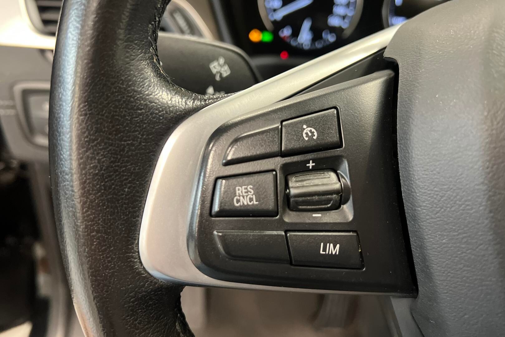 BMW X1 iso kuva 18