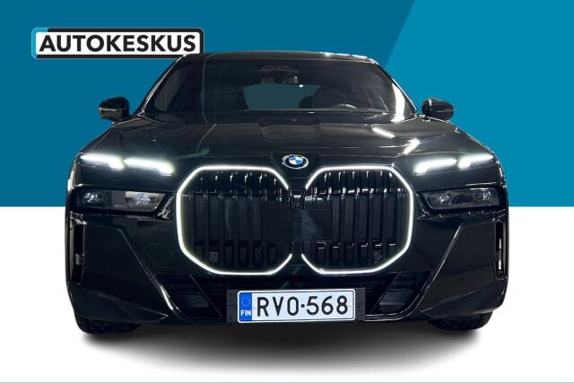 BMW i7
