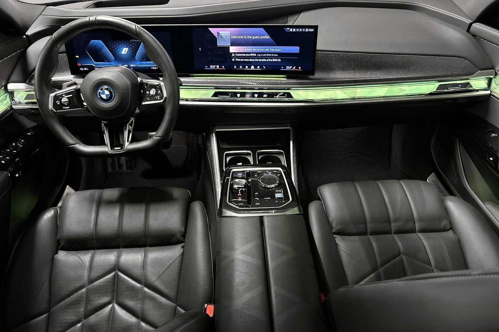 BMW i7 iso kuva 10