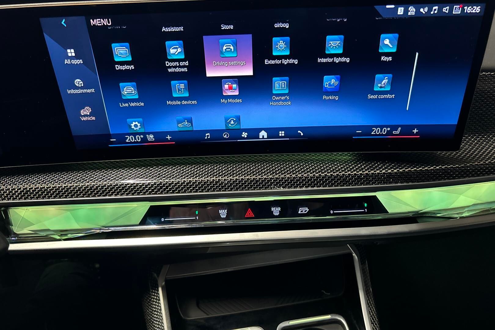 BMW i7 iso kuva 19