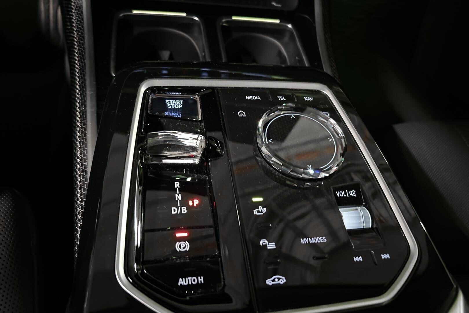 BMW i7 iso kuva 22